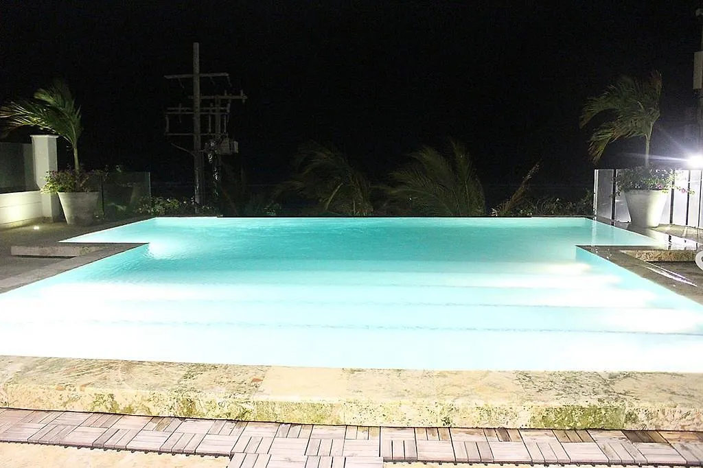 Cartagena Beach Front 0*,